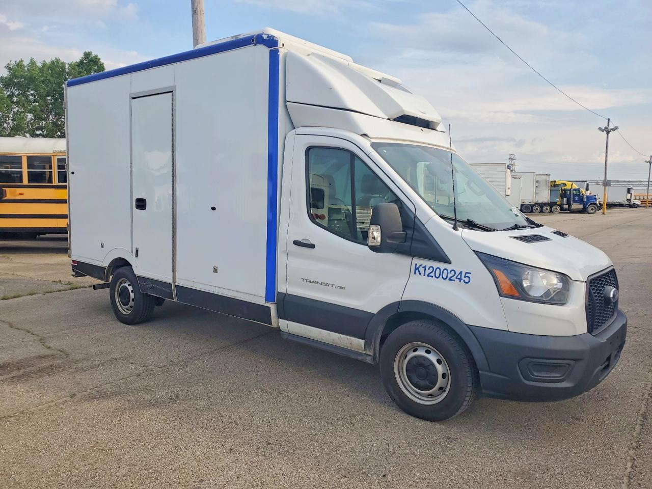 2020 Ford Transit Delivery Truck - Фото 4