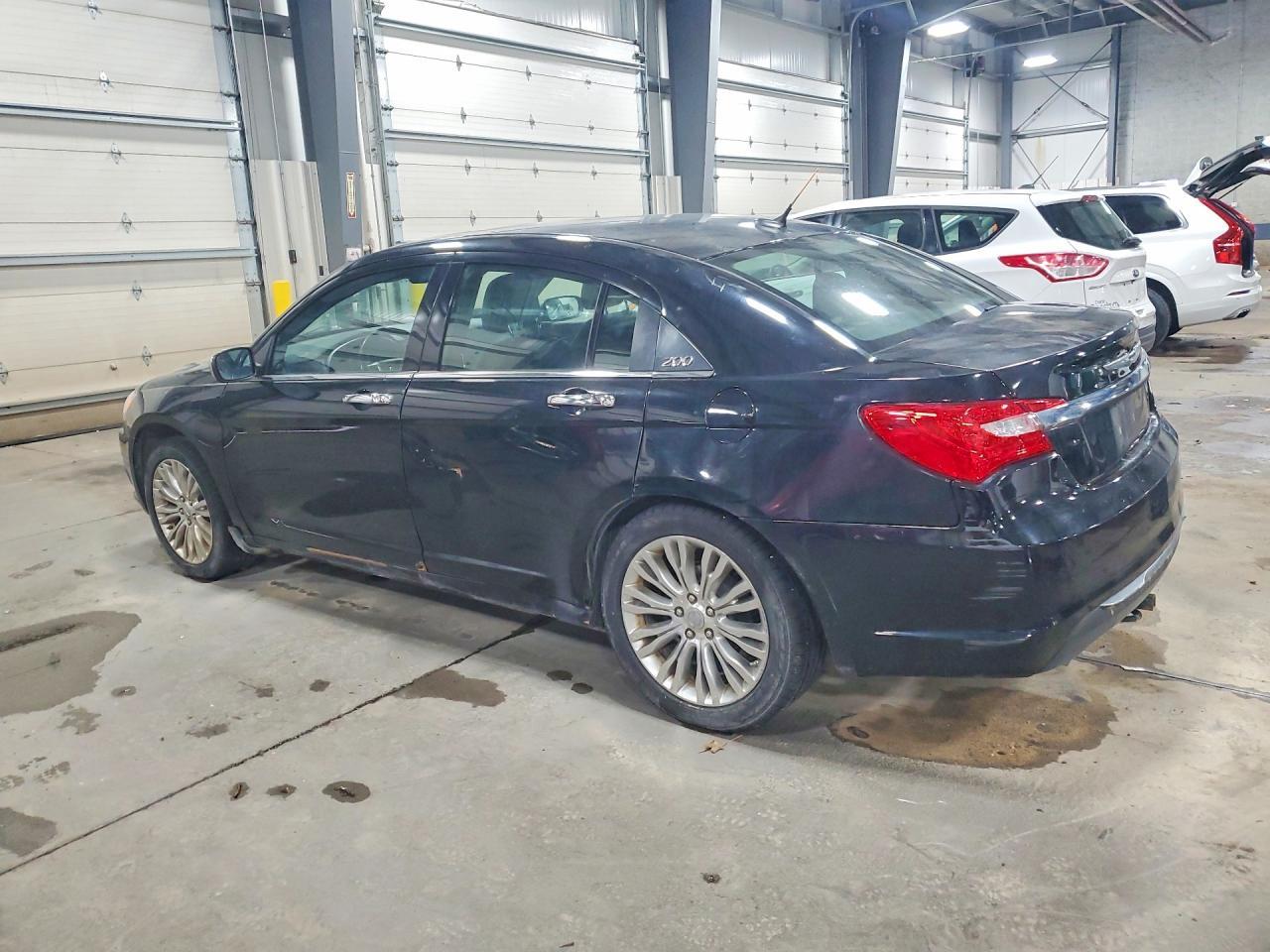 2012 Chrysler 200 Limited - Фото 2