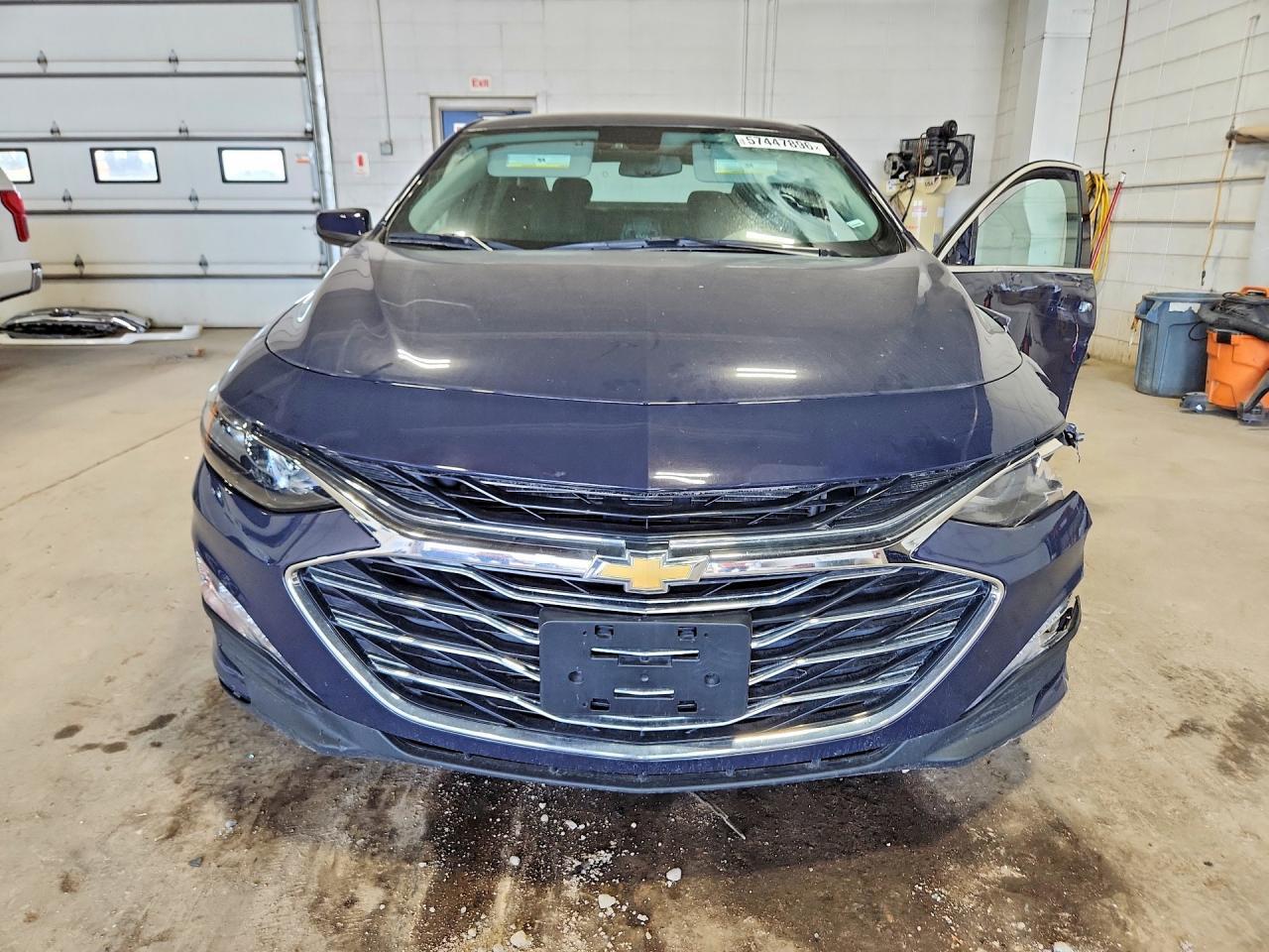 2025 Chevrolet Malibumlt - Image 5