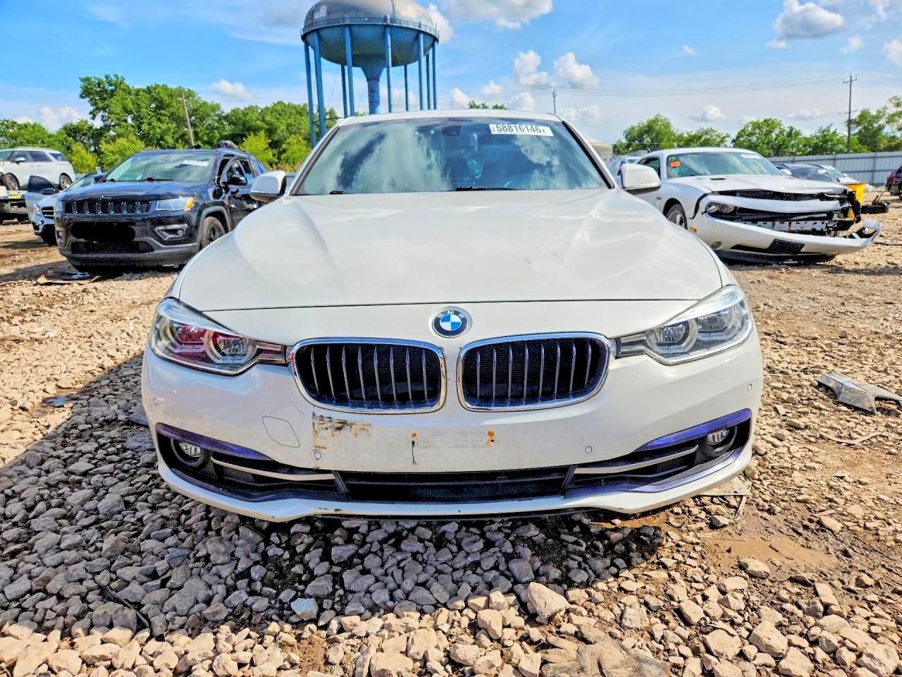 2017 BMW 330 Xi - Image 5