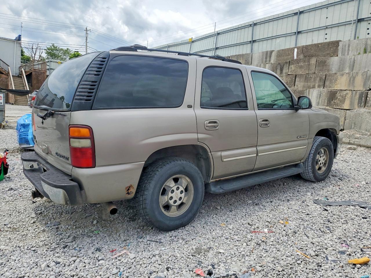 2001 Chevrolet Tahoe K1500 - Фото 3