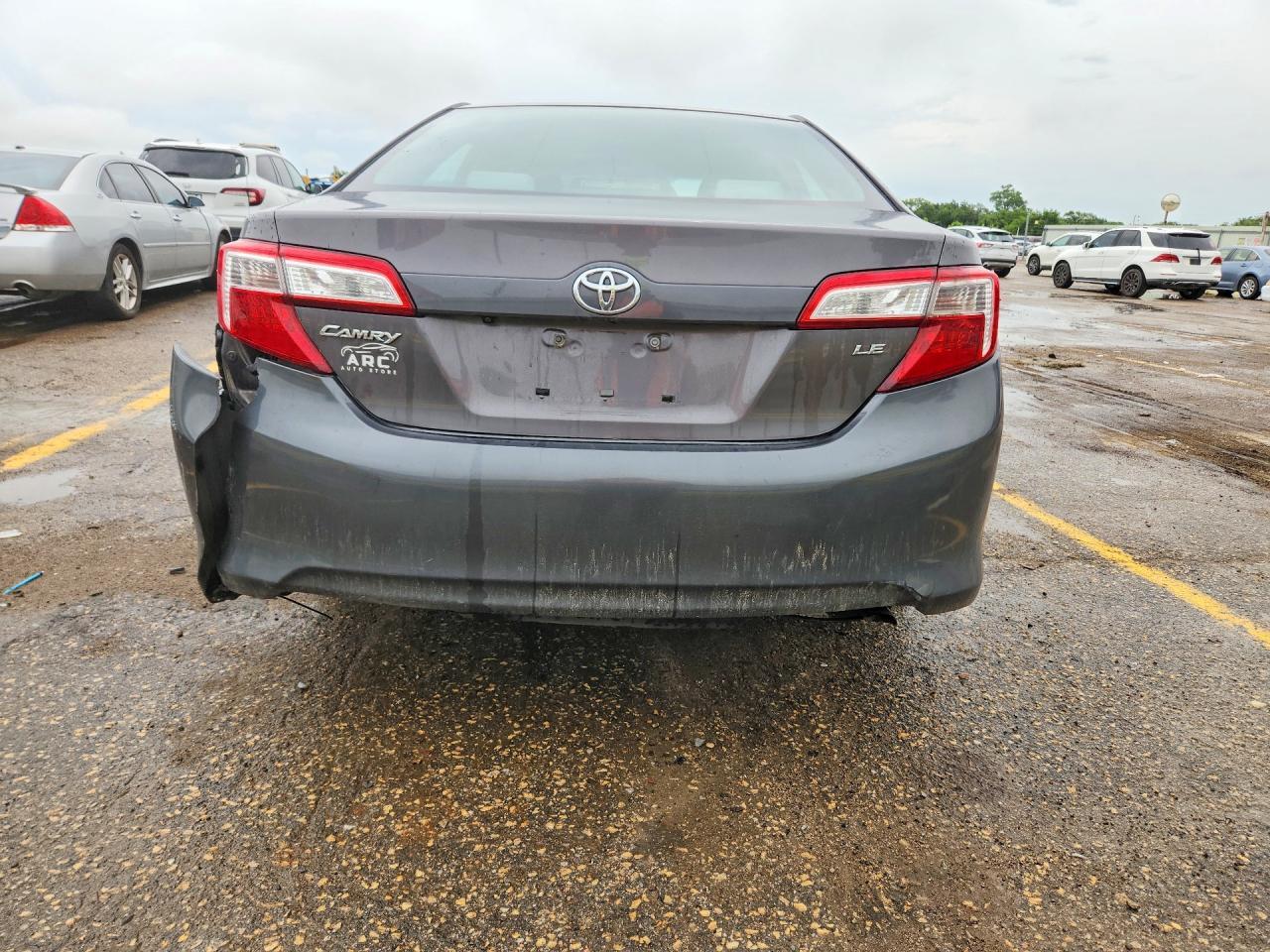 2014 Toyota Camry Le - Image 6