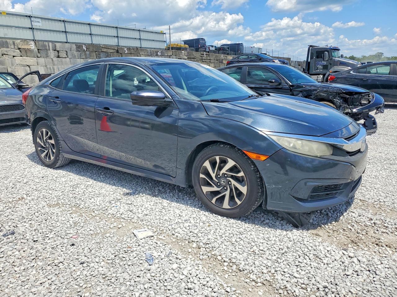 2017 Honda Civic Ex - Фото 4