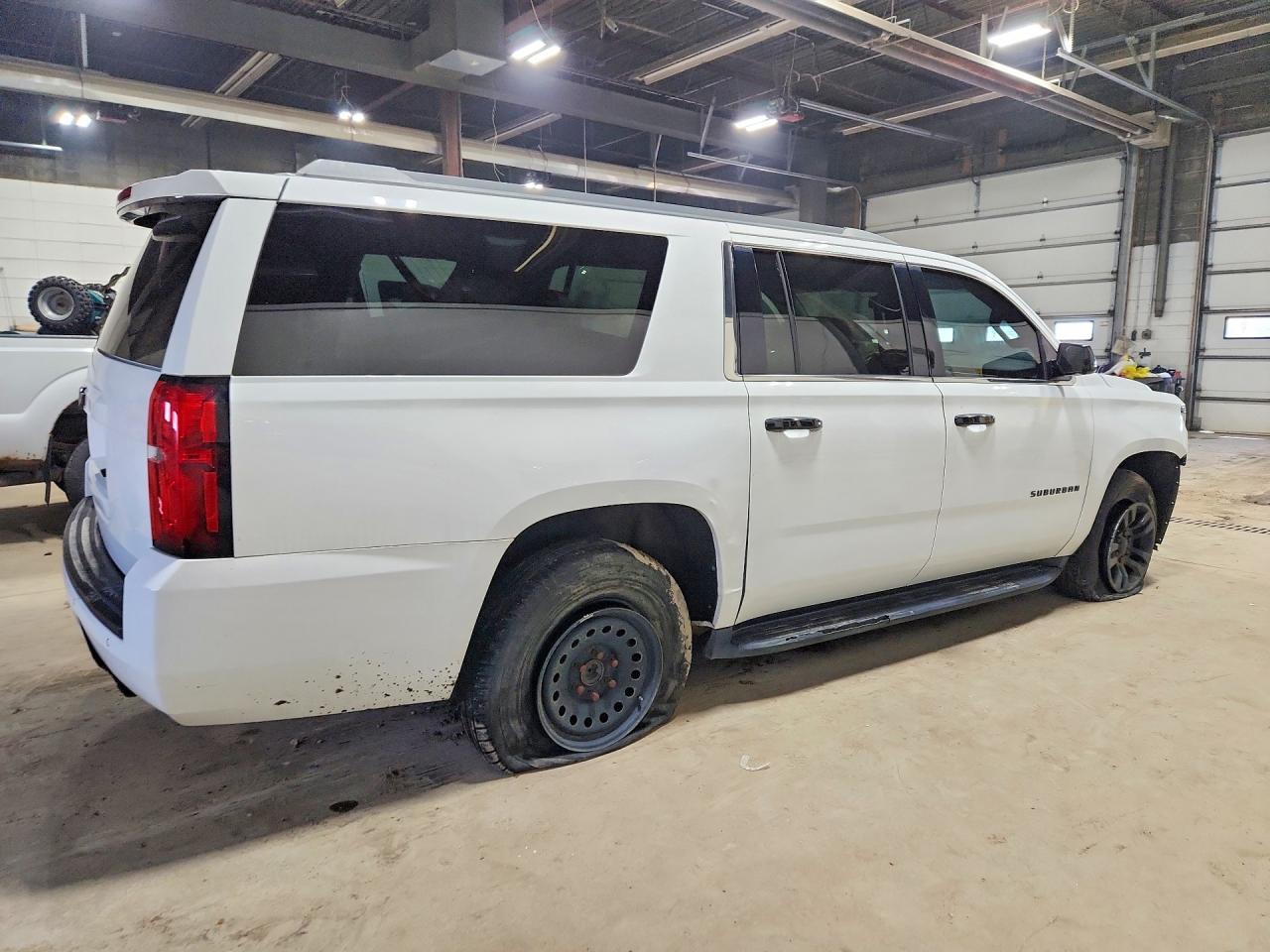2018 Chevrolet Suburan - Image 3