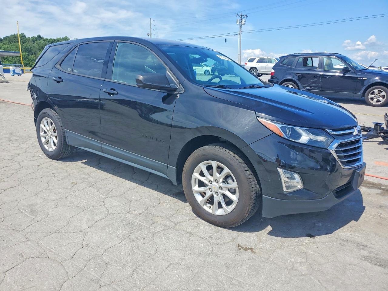 2019 Chevrolet Equinox Ls - Image 4