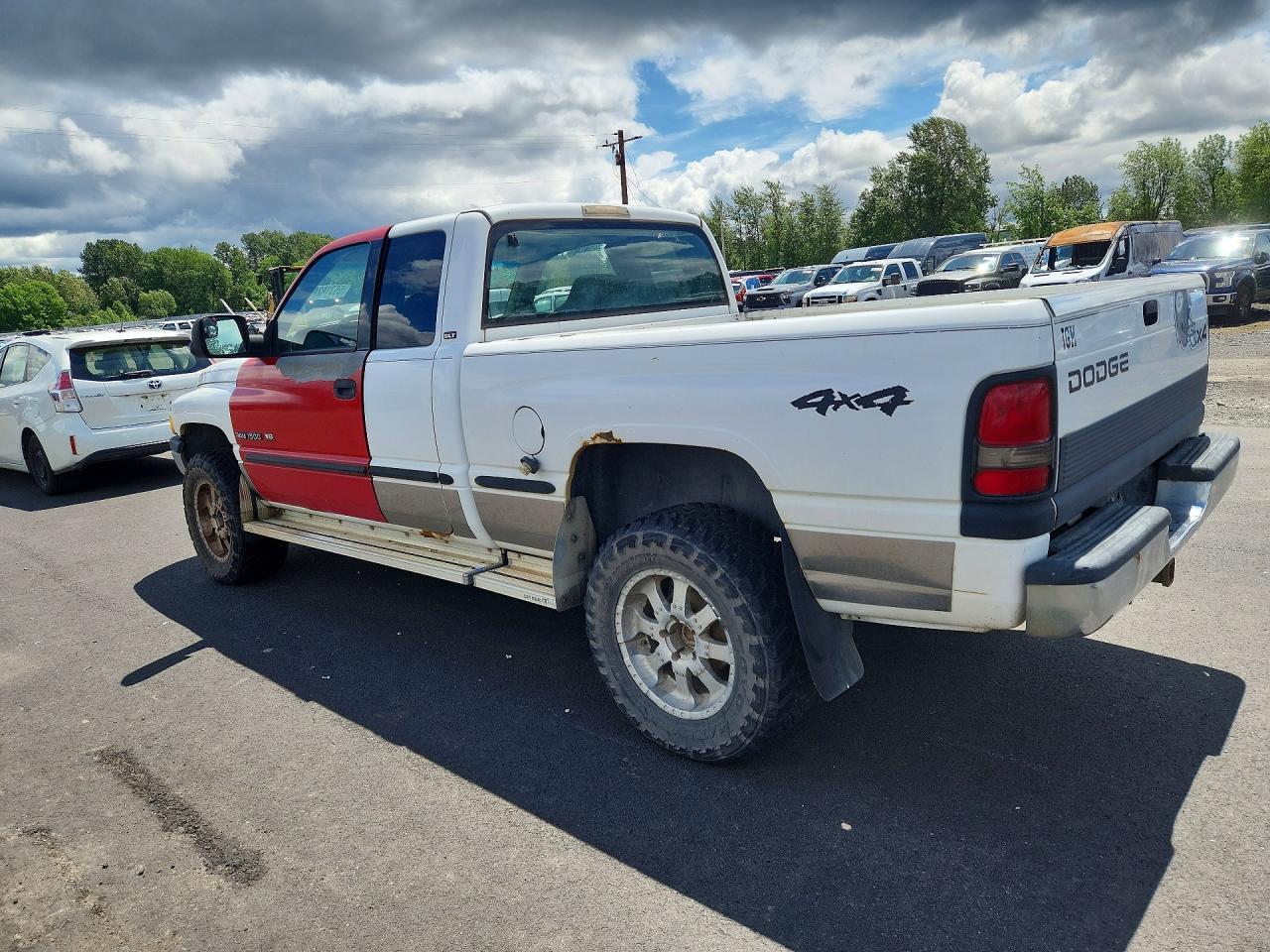 2000 Dodge Ram 1500 - Image 2