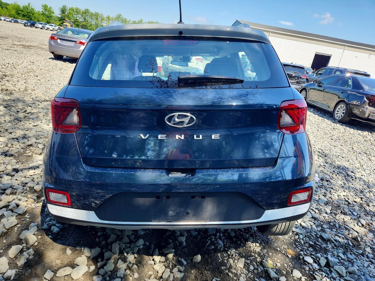 2025 Hyundai Venue Limited - Image 6