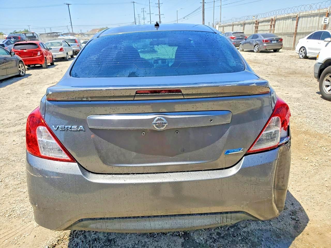 2016 Nissan Versa 1.6 S Plus - Image 6