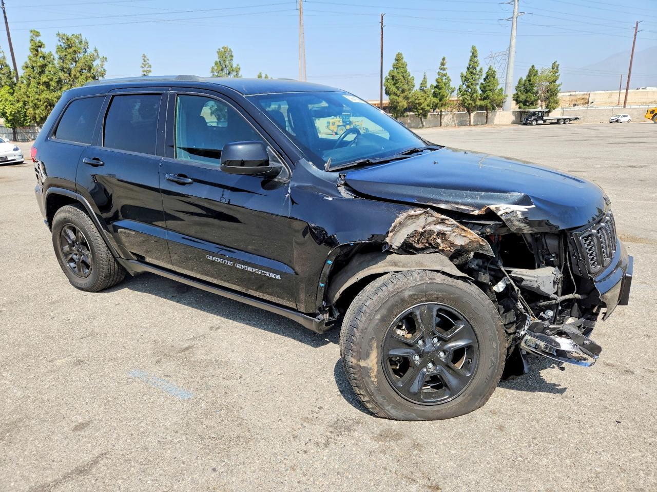 2017 Jeep Grand Cherokee Laredo - Фото 4