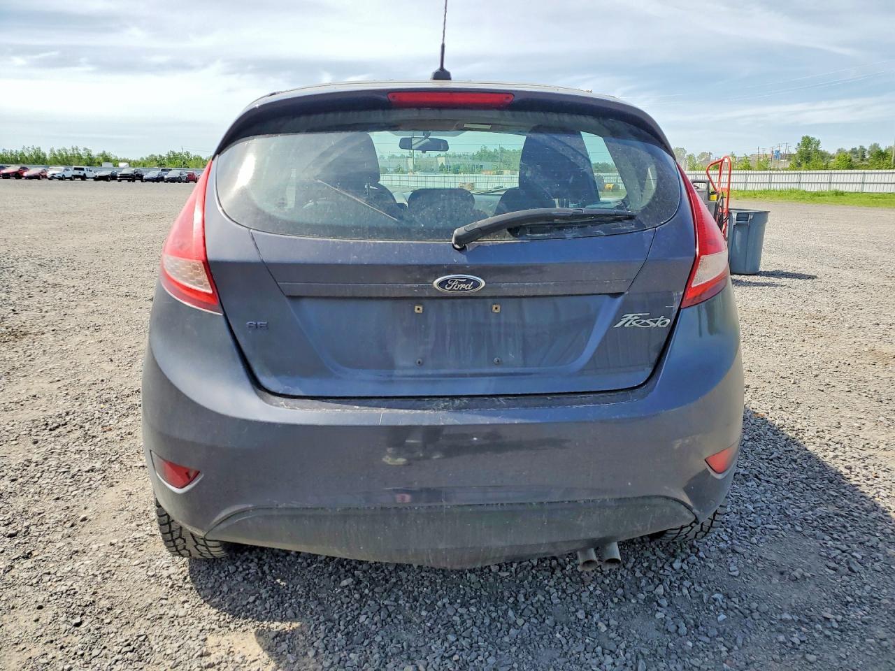 2013 Ford Fiesta Se - Image 6