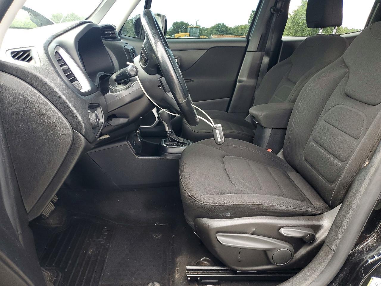 2019 Jeep Renegade Latitude - Image 7