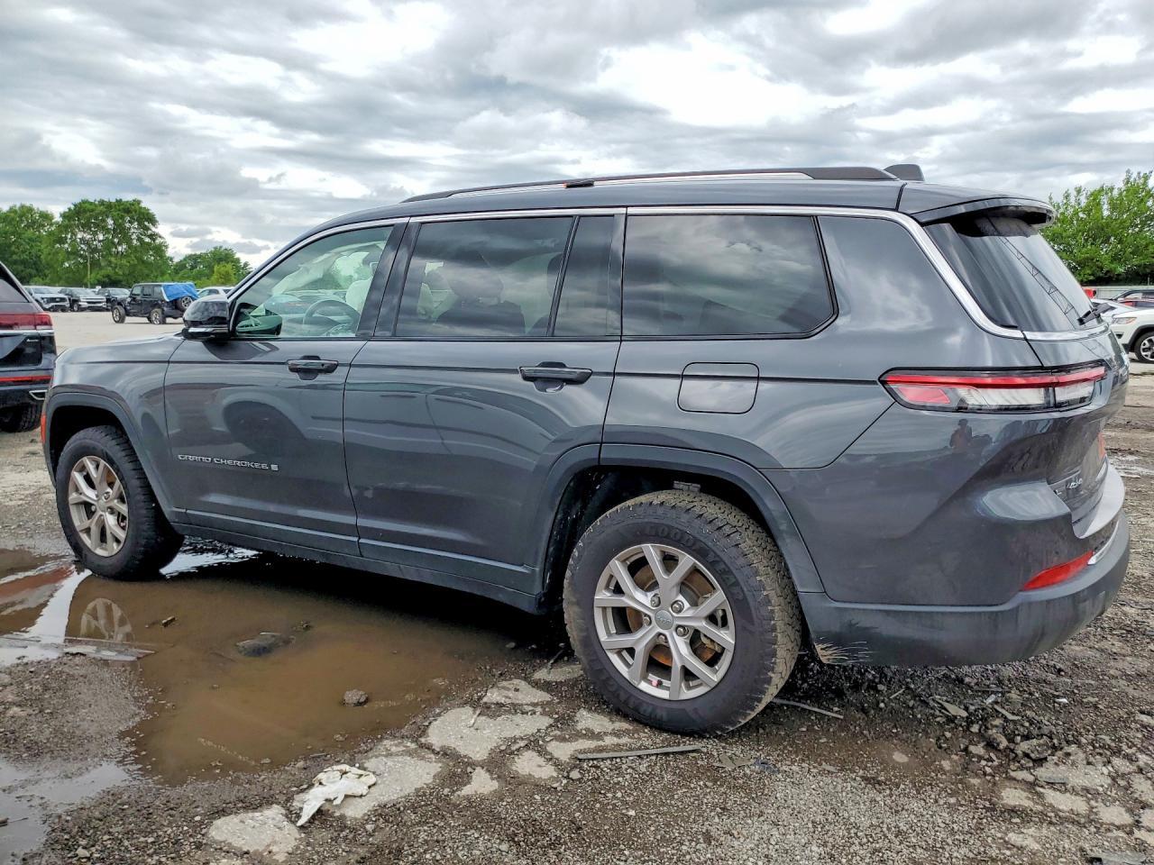 2022 Jeep Grand Cherokee L Limited - Image 2
