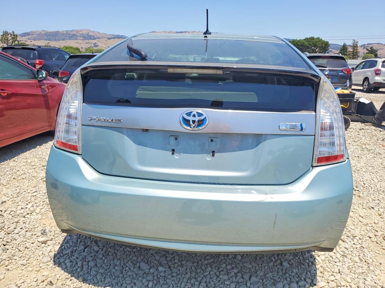 2013 Toyota Prius Plug-In Hybrid Base - Image 6