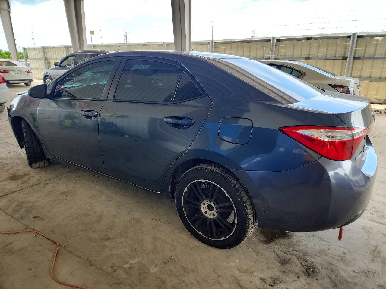 2015 Toyota Corolla Le - Фото 2