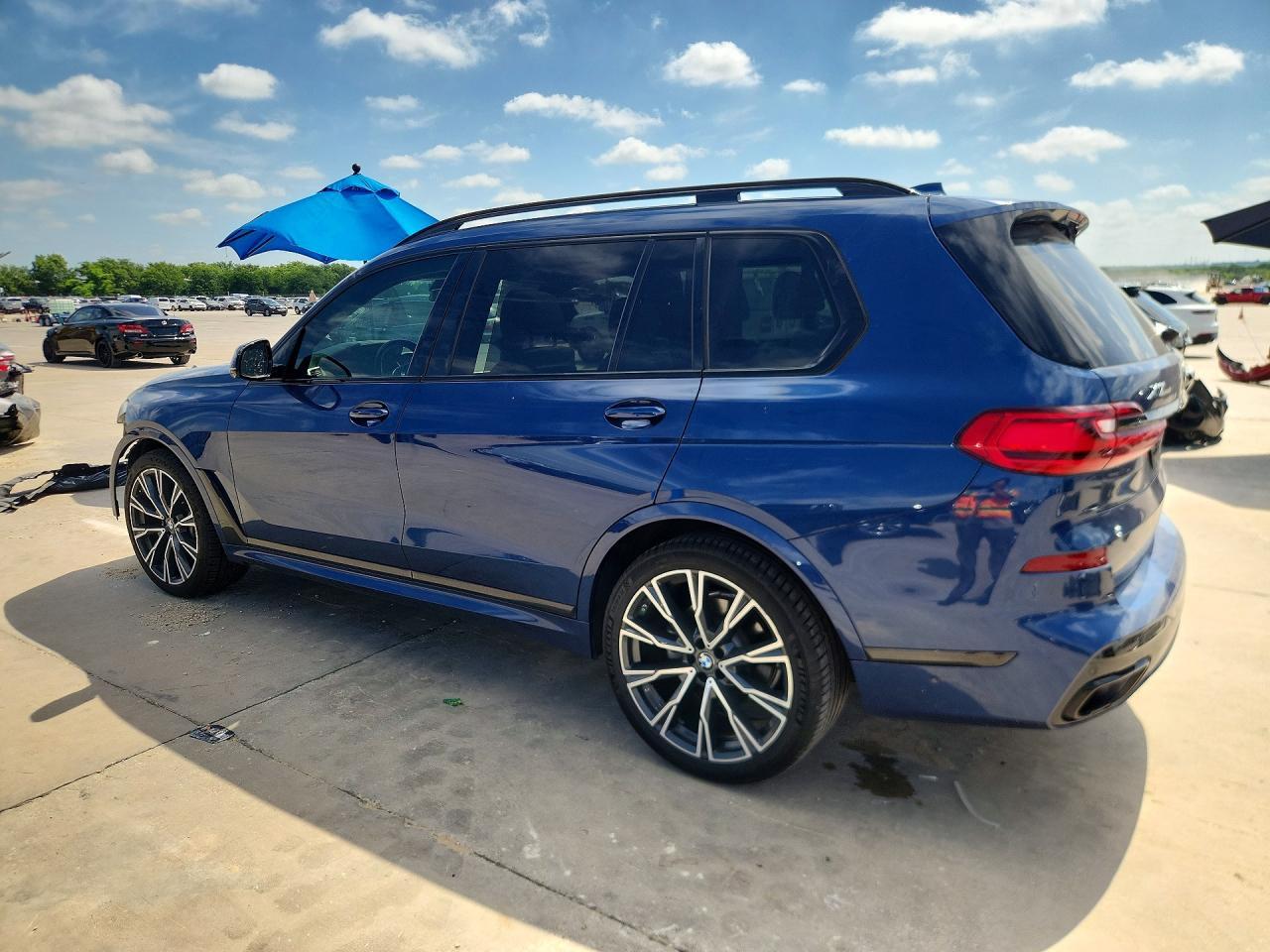 2020 BMW X7 xDrive40I - Фото 2