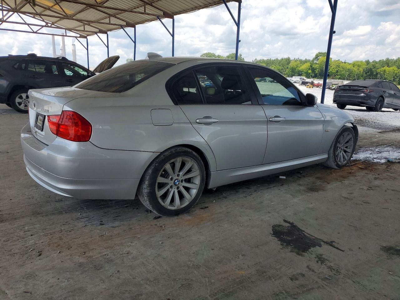2011 BMW 328 I - Image 3