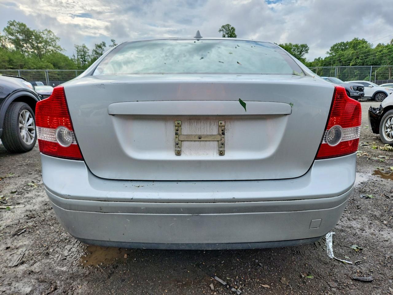 2005 Volvo S40 2.4I - Image 6