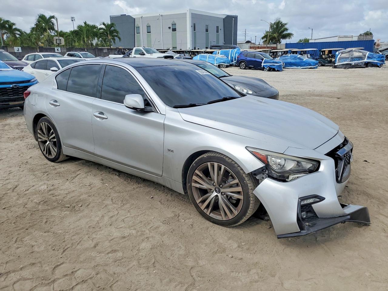 2018 Infiniti Q50 3.0T Luxe - Фото 4