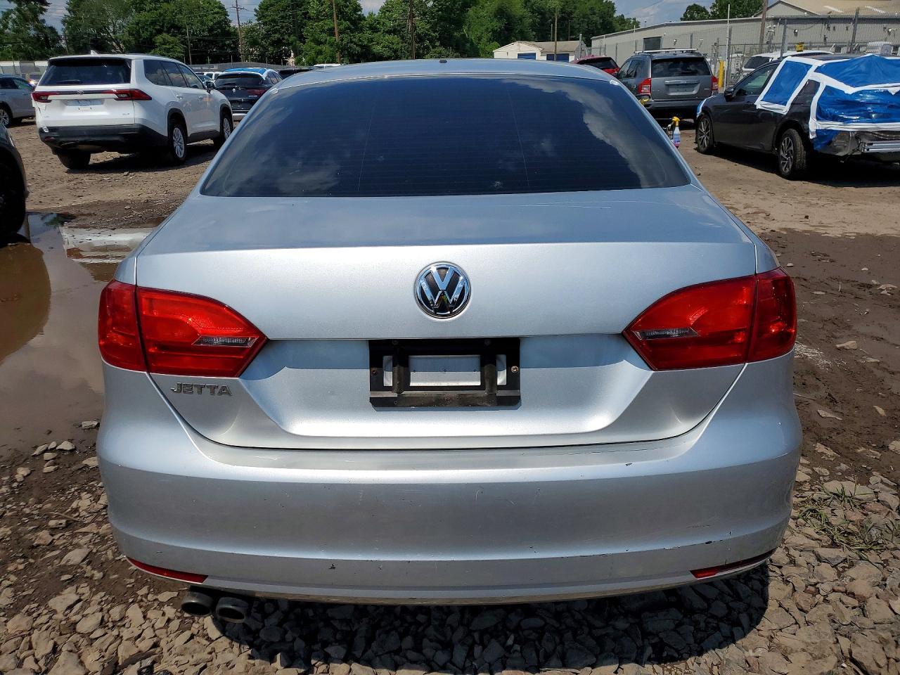 2014 Volkswagen Jetta Base - Image 6