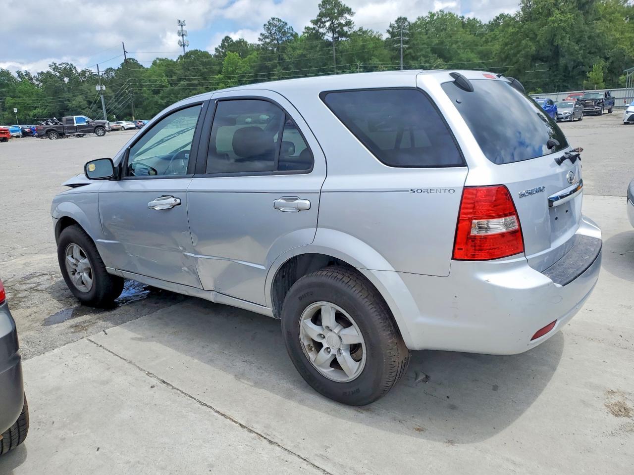 2007 Kia Sorento Base - Image 2