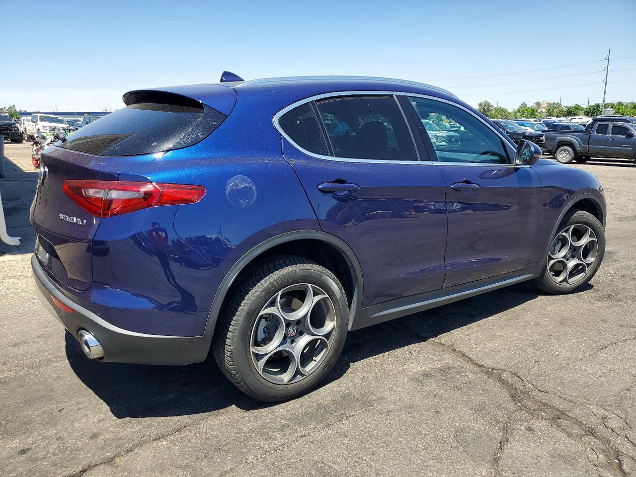 2018 Alfa Romeo Stelvio - Image 3