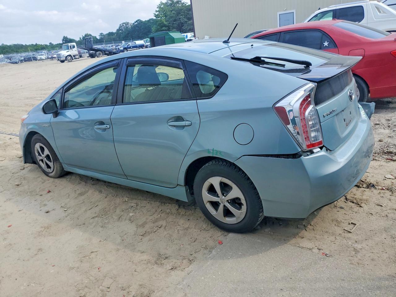 2012 Toyota Prius Two - Фото 2