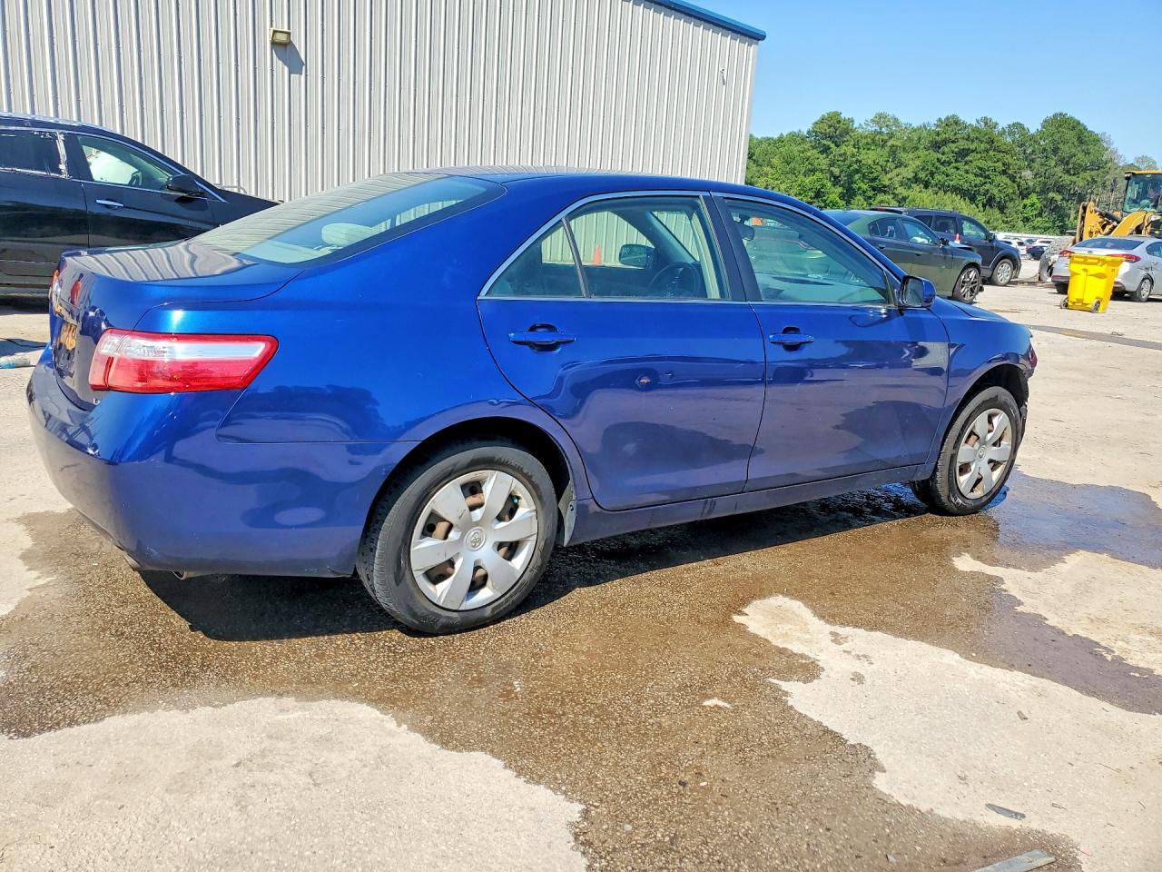 2007 Toyota Camry Le - Image 3