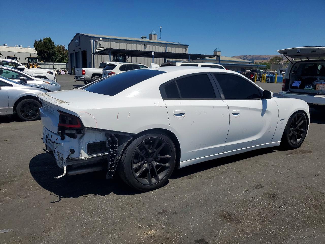 2016 Dodge Charger R - Image 3