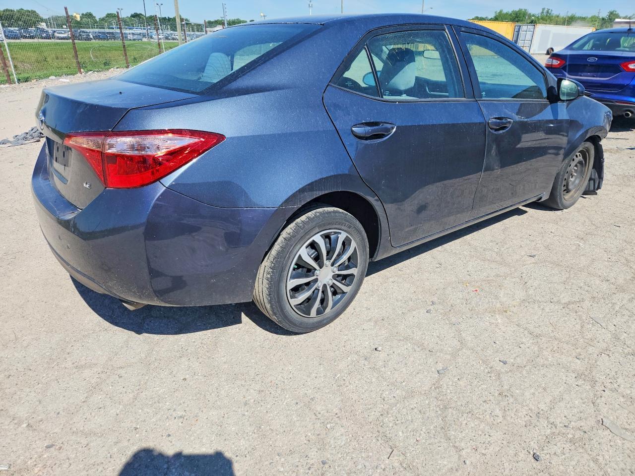 2017 Toyota Corolla Le - Фото 3