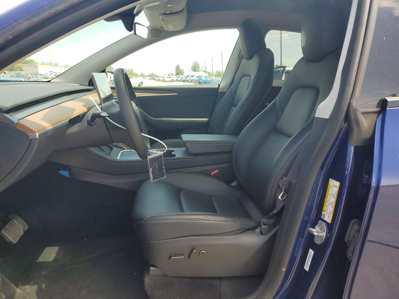 2023 Tesla Model Y - Image 7