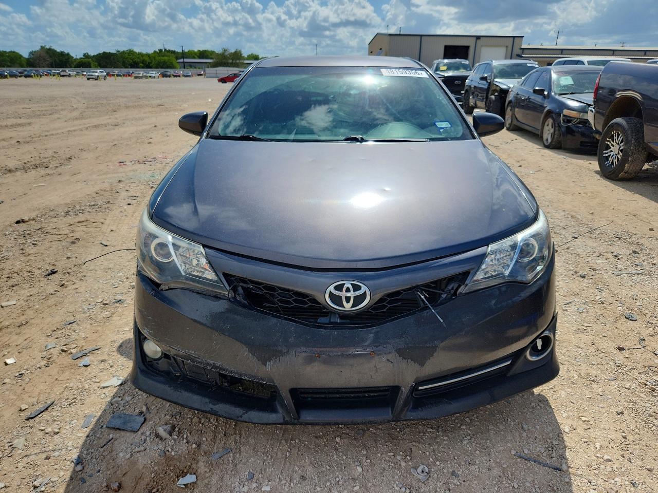 2014 Toyota Camry Se - Image 5