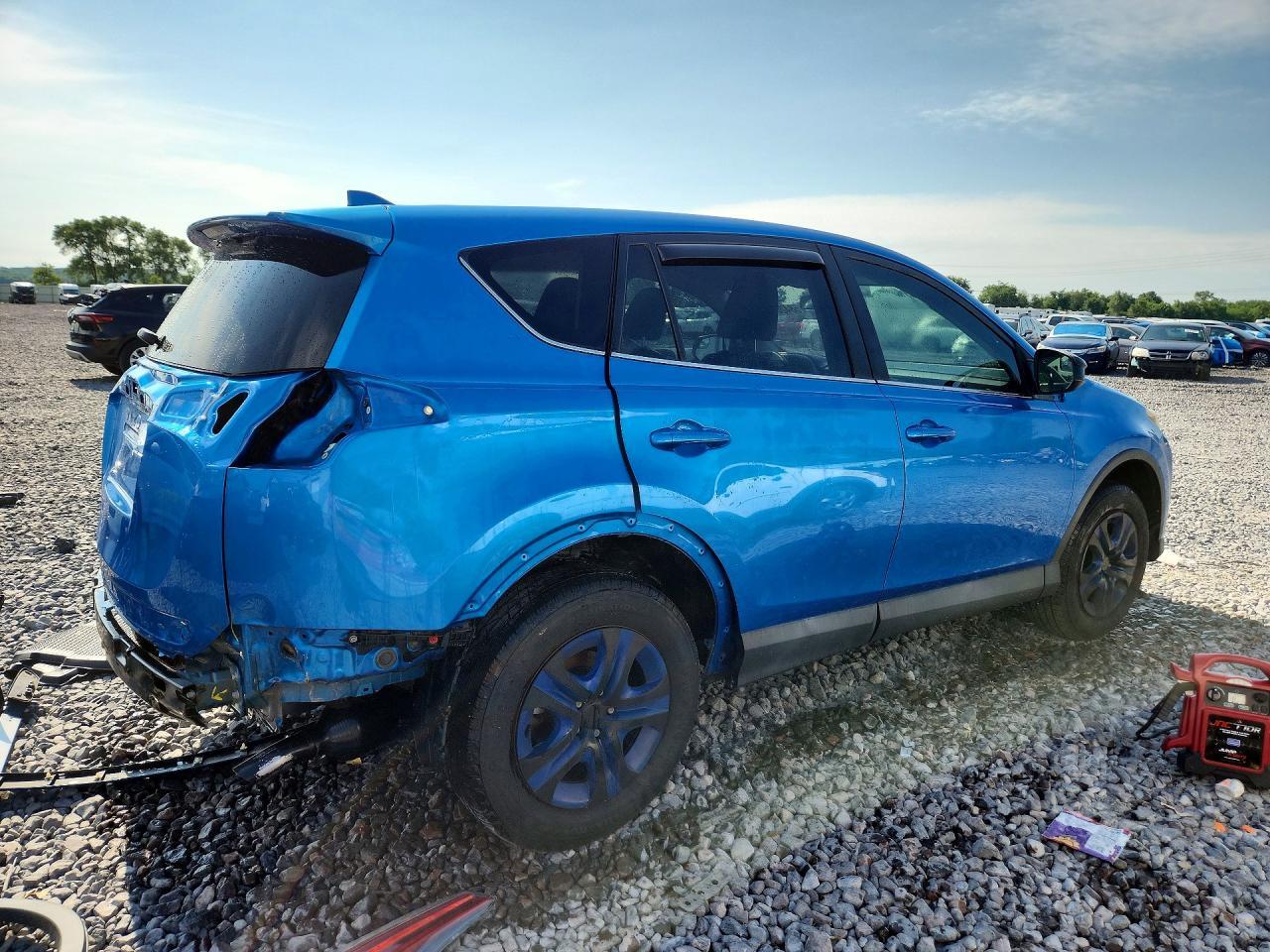 2017 Toyota Rav4 Le - Image 3