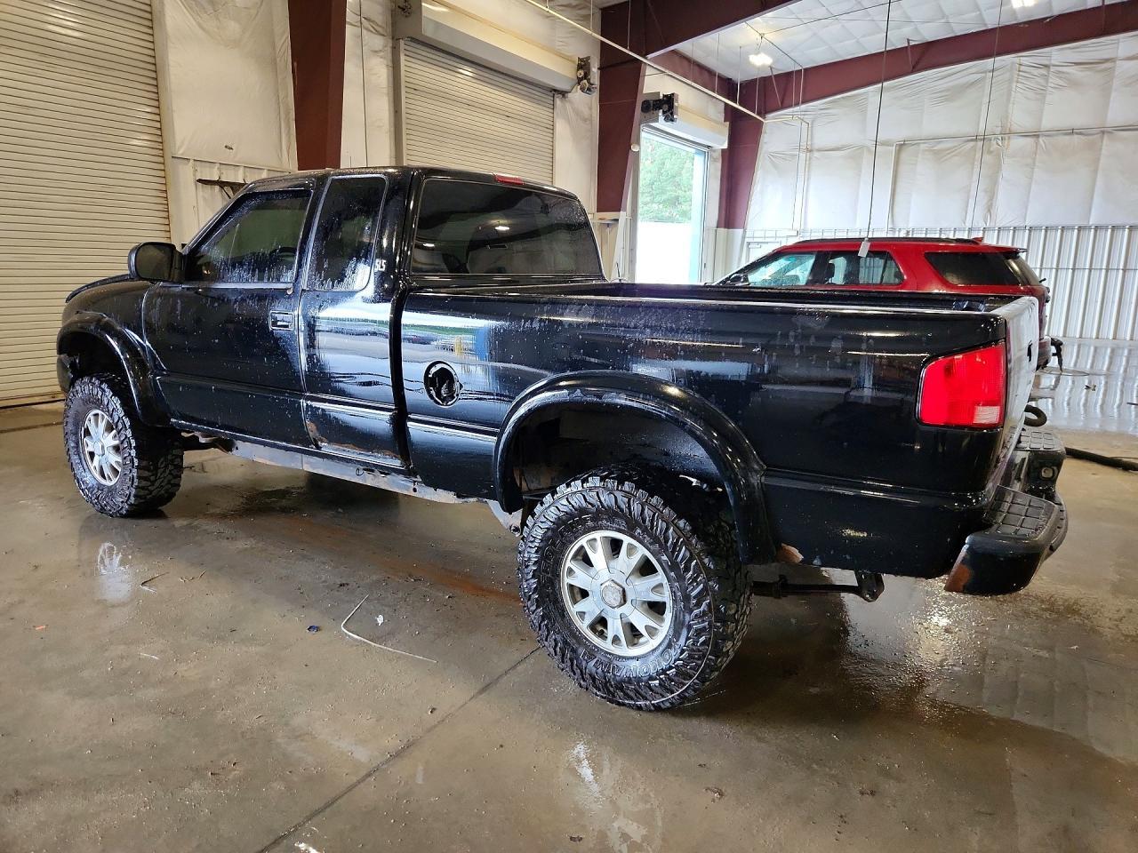 2003 GMC Sonoma - Фото 2