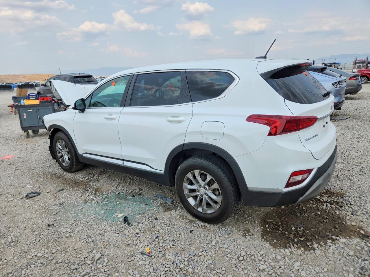 2019 Hyundai Santa Fe Se - Image 2