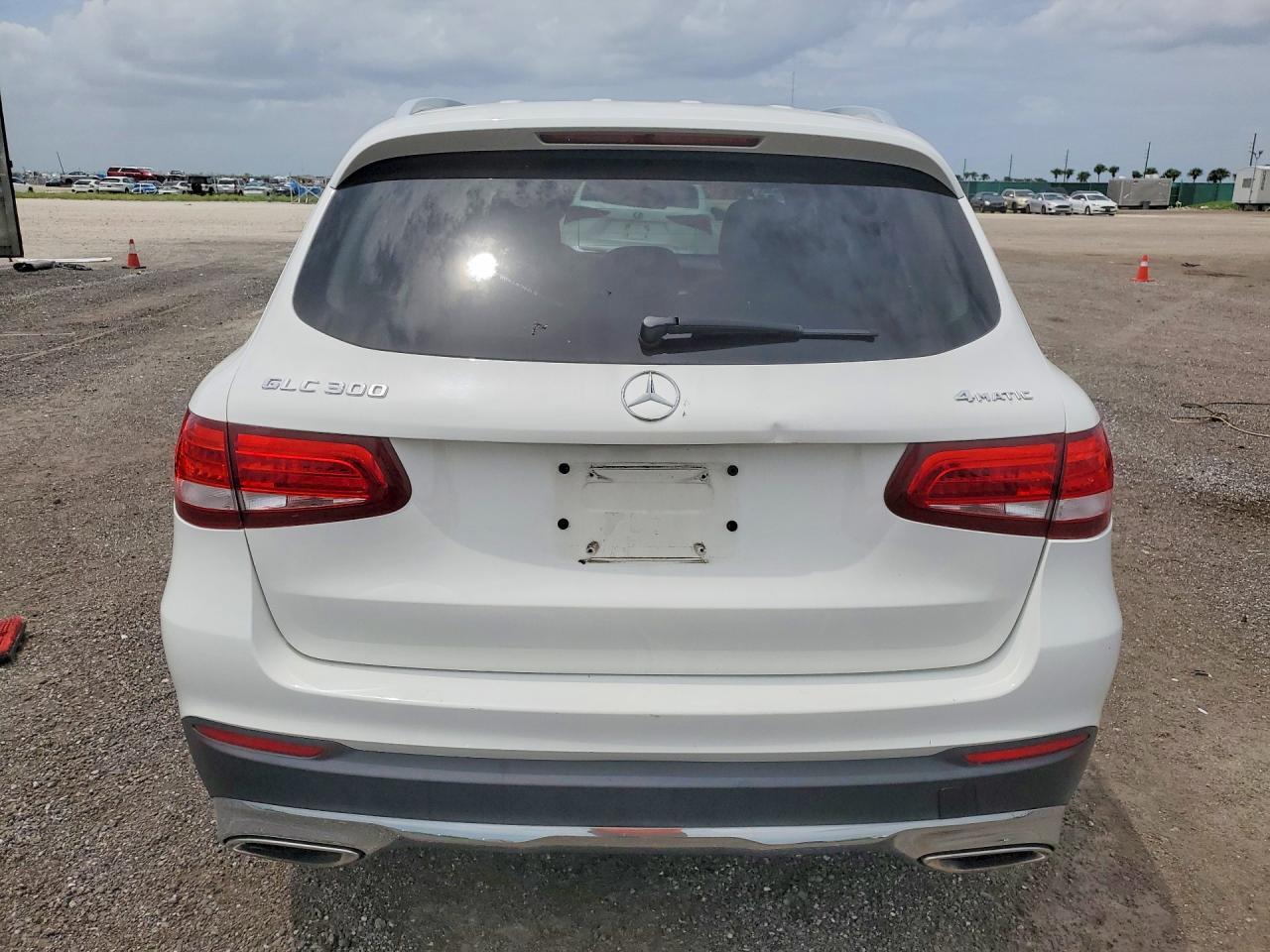 2017 Mercedes-Benz Glc 300 4Matic - Фото 6