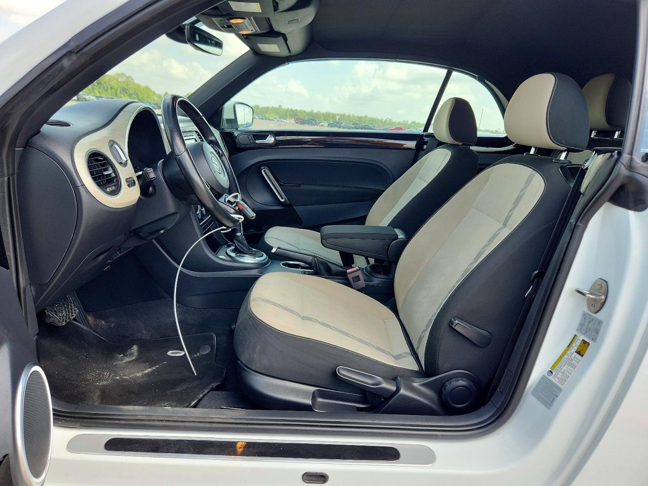 2018 Volkswagen Beetle S - Image 7