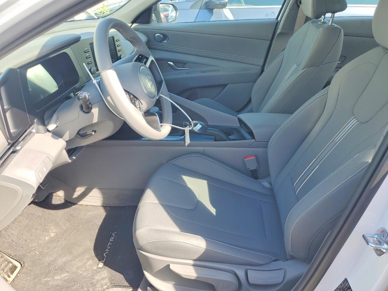 2025 Hyundai Elantra Sel Sport - Фото 7