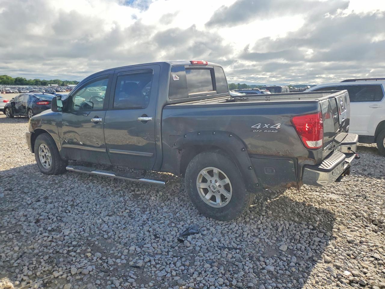 2007 Nissan Titan Xe - Image 2