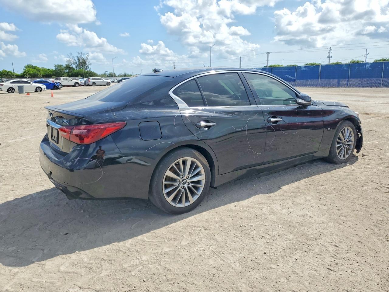 2019 Infiniti Q50 3.0T Luxe - Фото 3