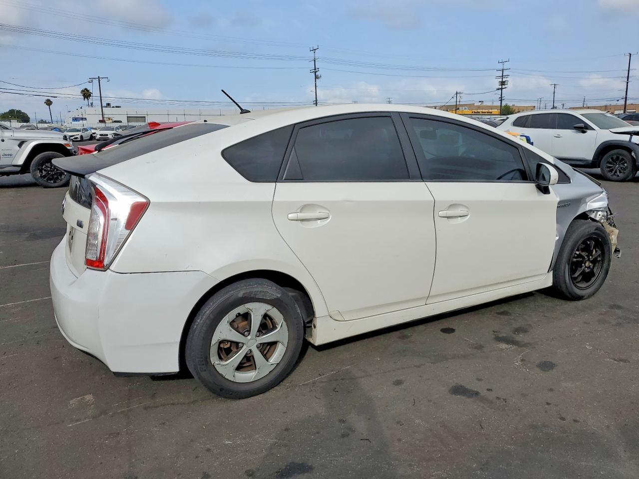2013 Toyota Prius Two - Фото 3