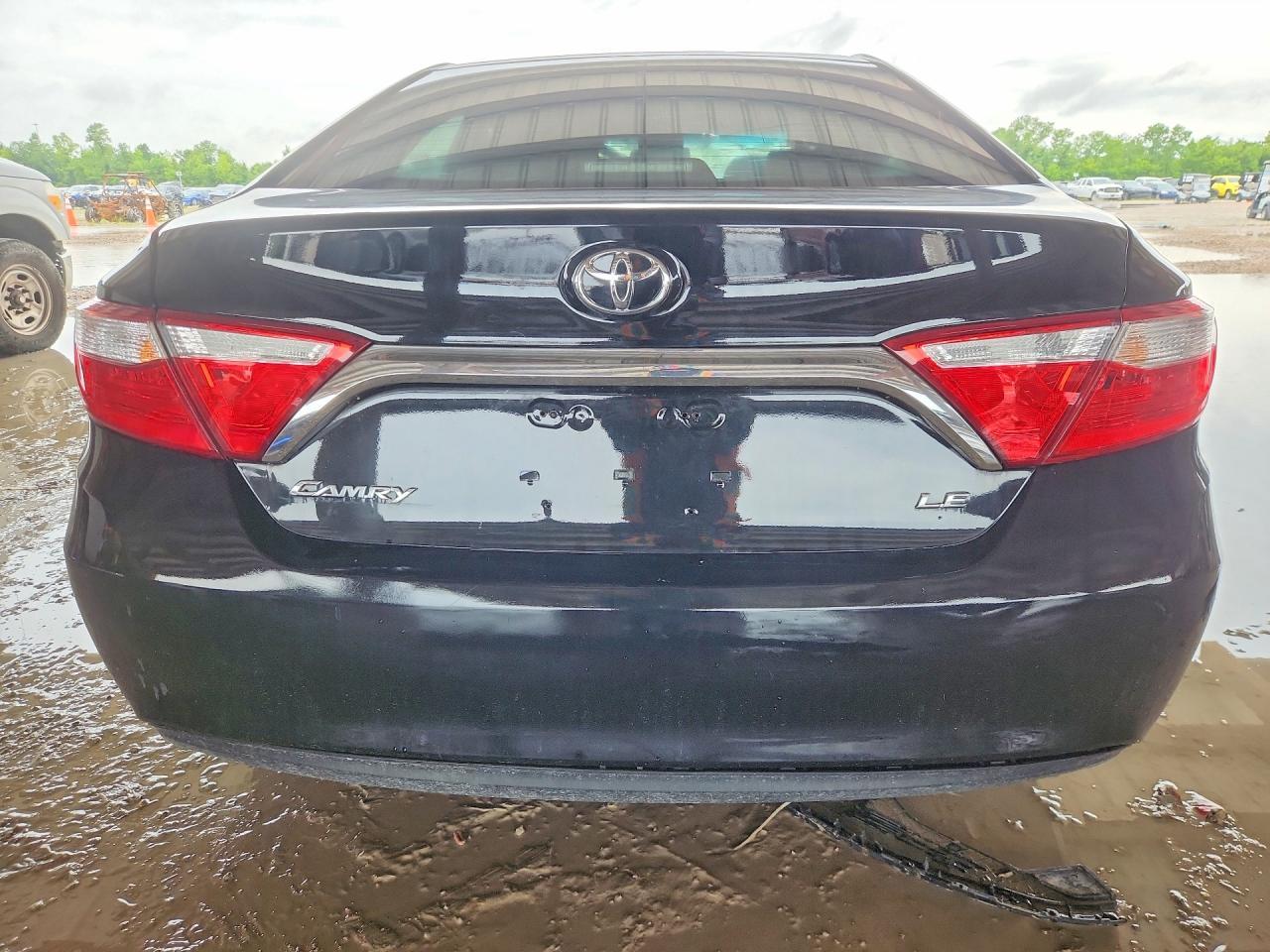 2015 Toyota Camry Le - Image 6