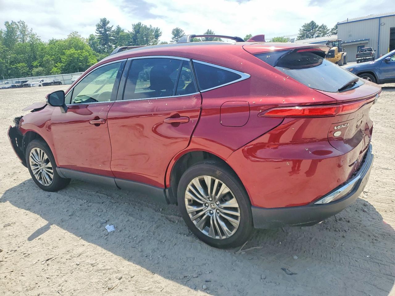 2022 Toyota Venza Xle - Image 2