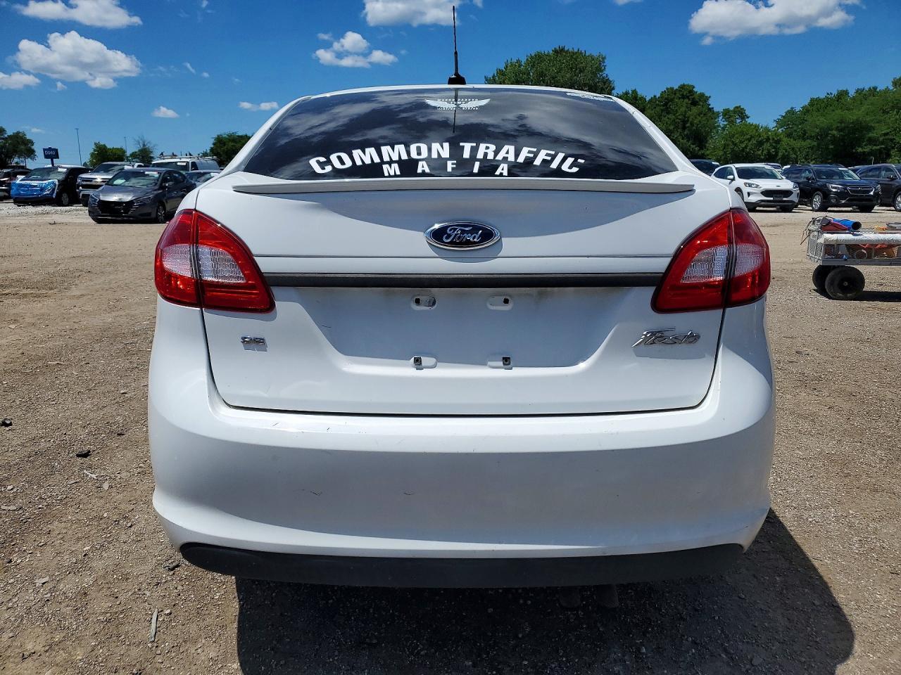 2012 Ford Fiesta Se - Фото 6
