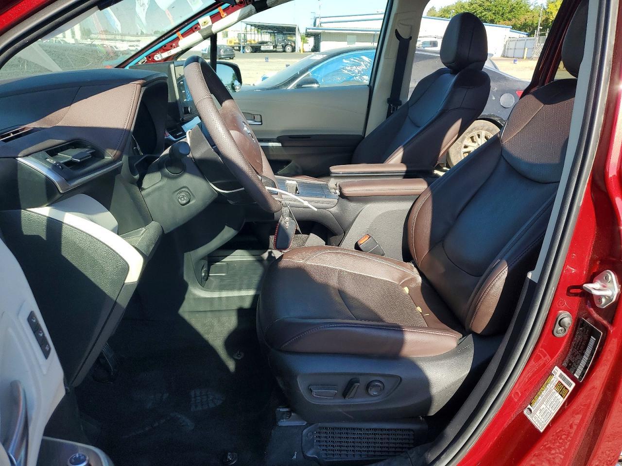 2024 Toyota Sienna Platinum 7-Passenger - Фото 7