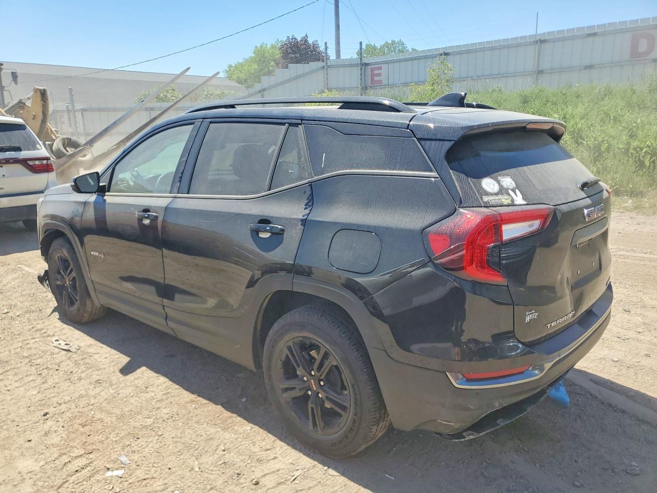 2024 GMC Terrain At4 - Фото 2
