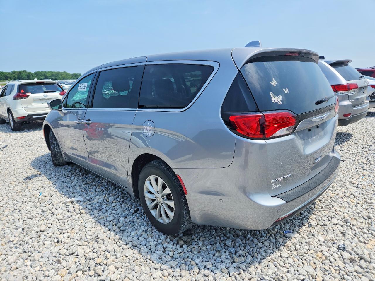 2019 Chrysler Pacifica Touring Plus - Фото 2
