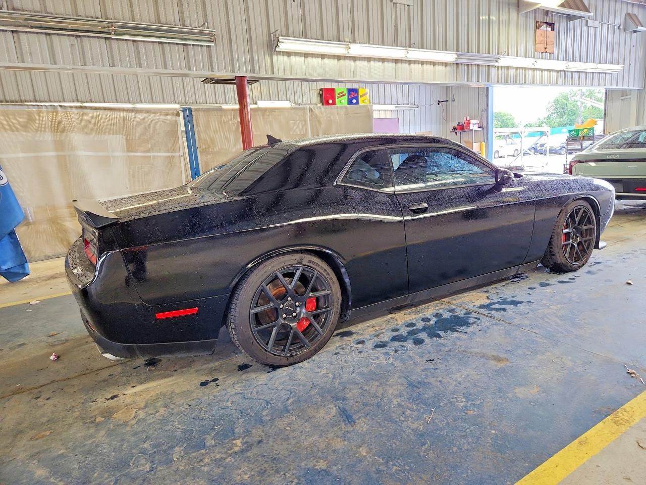 2015 Dodge Challenger R - Фото 3