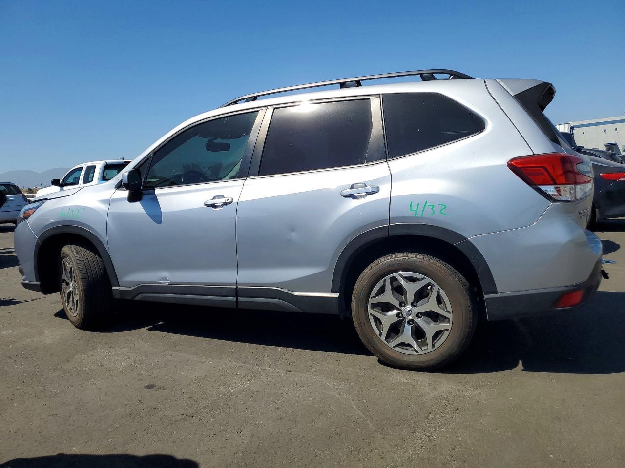 2023 Subaru Forester Premium - Фото 2