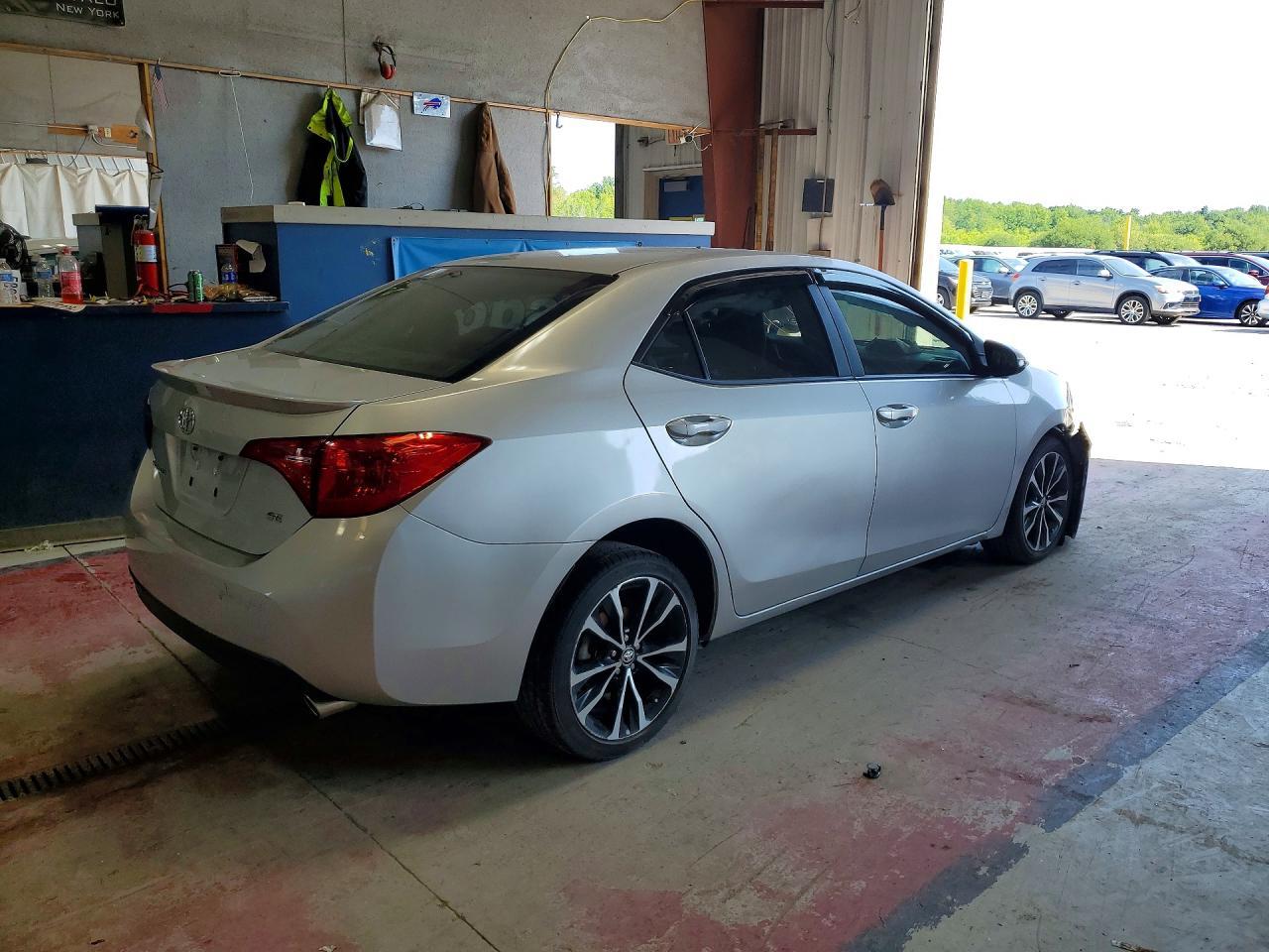2018 Toyota Corolla Se - Фото 3