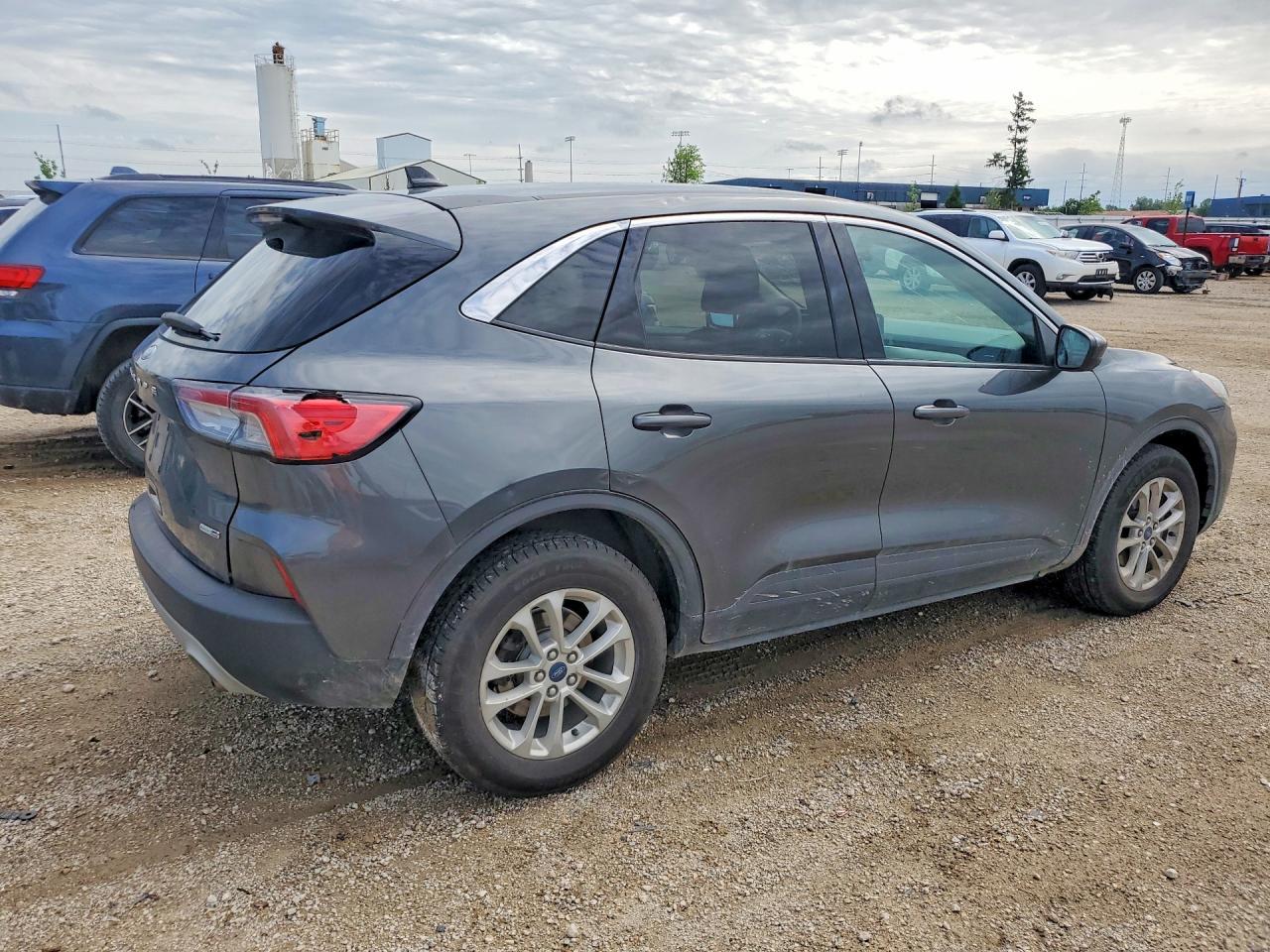 2020 Ford Escape Se - Фото 3